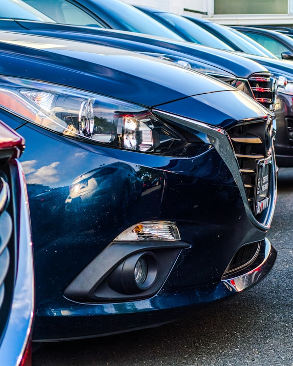 射出成形機と金型のマクロ写真